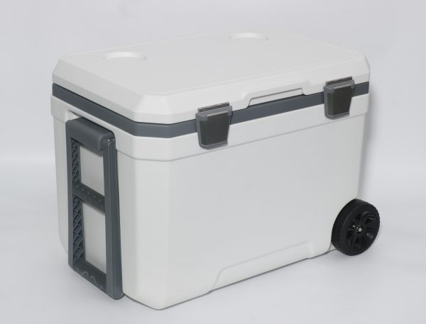 45L Outdoor Portable Wheel Refrigerated Food Cooler with Pull Handle - Image 3