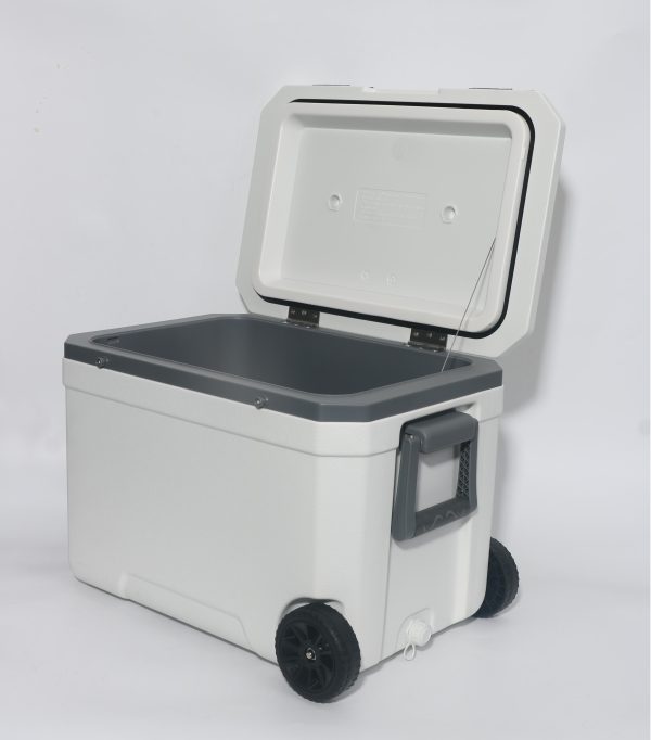 45L Outdoor Portable Wheel Refrigerated Food Cooler with Pull Handle - Image 6