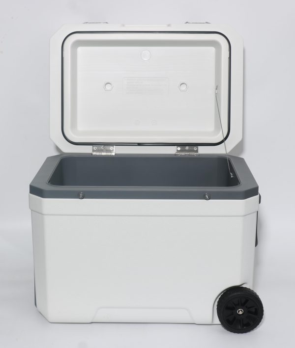 45L Outdoor Portable Wheel Refrigerated Food Cooler with Pull Handle - Image 7